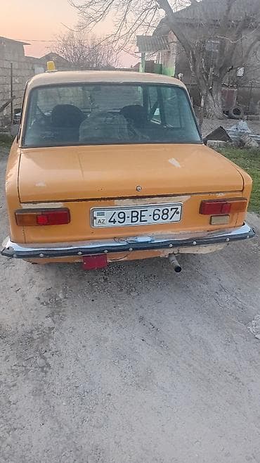 bmw e60 qiyməti: VAZ 2101 (“Jiquli”) sedan - Kuzov: 4 qapılı, narıncı rəng, xrom ön və — 2