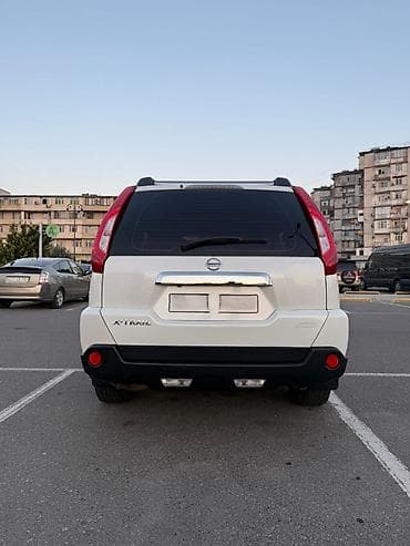 Nissan X-Trail: 2.5 l | 2011 il Krossover — 3