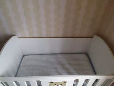 at fiquru: Oğlan və qız üçün, İşlənmiş, Dördbucaq, Beşik, Dəstsiz, Matras ilə, Yellənmə mexanizmsiz — 2