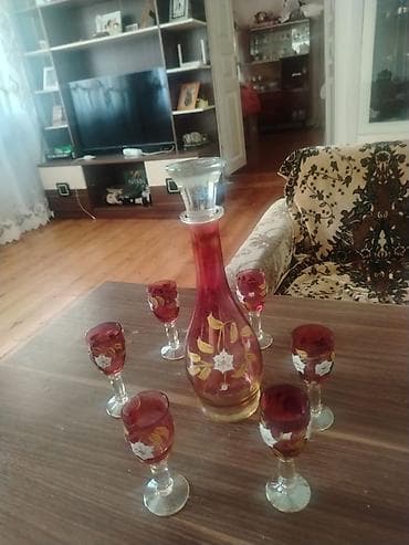 Qab-qacaq dəsti – şüşə və porselen Çaynik-50manat,6 xrustai rumka-60