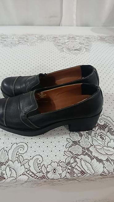 Qadın ayaqqabısı – klassik loafer stili - Rəng: qara. təmiz dəri — 1