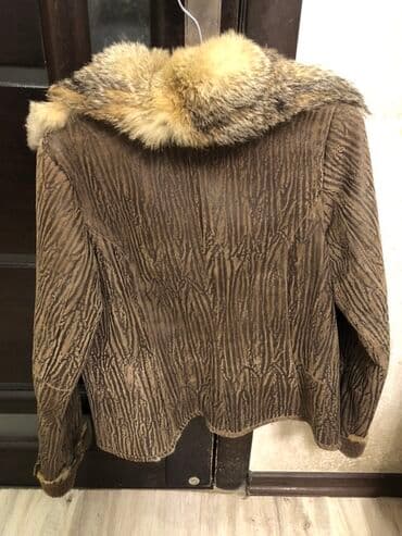 qadın kurkləri: Qara rəngli xəz plaş/palto - Zərif, parlaq teksturalı xəz material - — 5