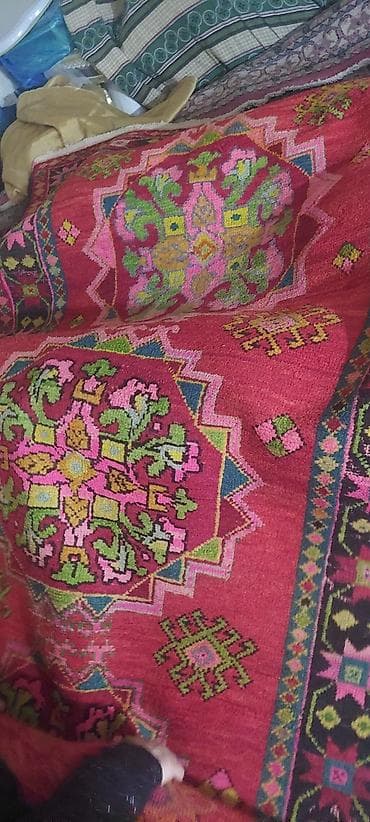 antik servis: Rəngarəng naxışlı xalçalar – əl işi üslubunda klassik şərq motivləri — 3