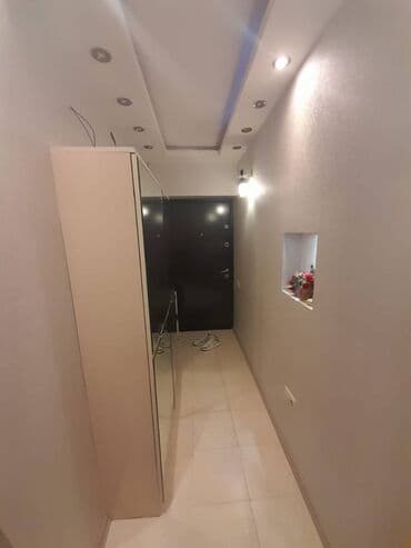 3 otaqli kiraye evler 2022: Razində Akkorda 20 mertebeli binanın 18-ci mərtəbəsində yerləşən — 2