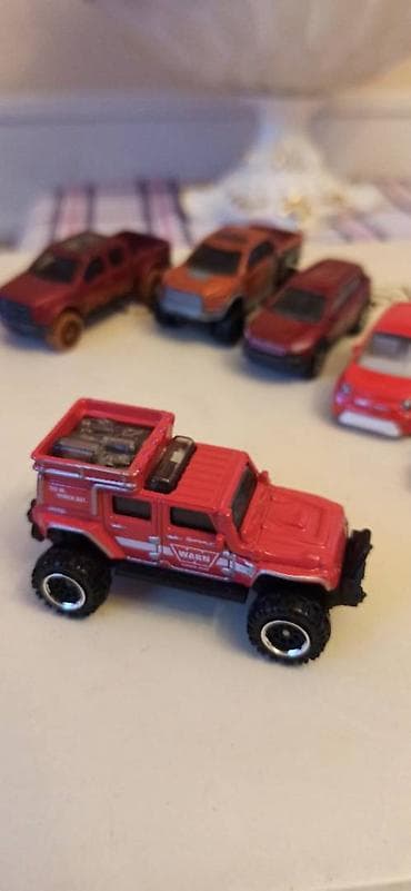 model: Hotwheels və Matchbox modelleri
1/64 — 2