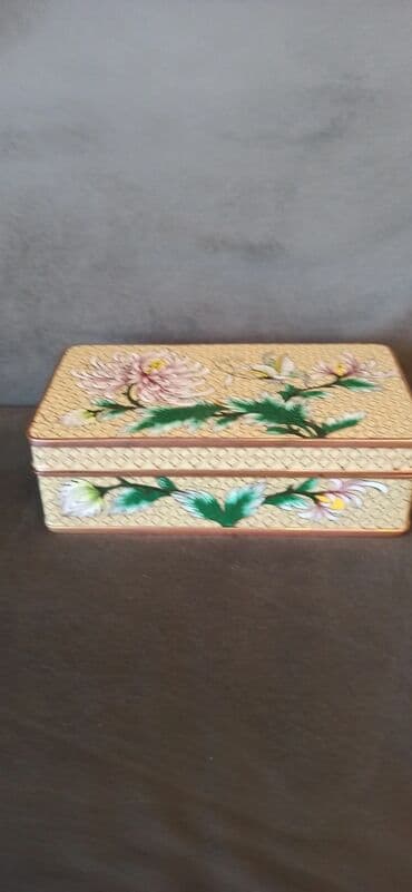 əl ilə çəkilmiş qız şəkilləri: Fiqur, Keramika, rəng - Ağ — 2