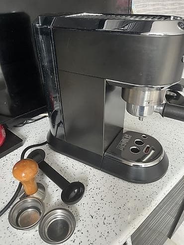 sud seperatoru: De’Longhi Dedica EC685 tipli espresso/kofe aparatı - Rəng: qara/xrom — 3