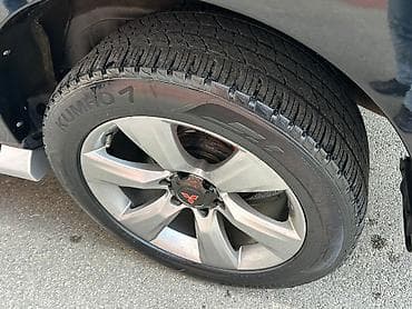 x5 bmw 2000: Mitsubishi Pajero (qara rəng, 5 qapı, iri SUV) Xüsusiyyətlər: - Tam — 5