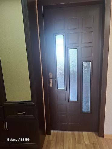 Qapi İdeal veziyyetde 4 eded 1.90 *80 satilir biri 75 azn