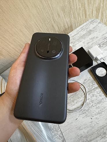 Honor Magic 7 Pro, 512 GB, rəng - Qara, Zəmanət, Sensor, İki sim kartlı lalafo.az -da Honor Magic 7 Pro, 512 GB, rəng - Qara, Zəmanət, Sensor, İki sim kartlı