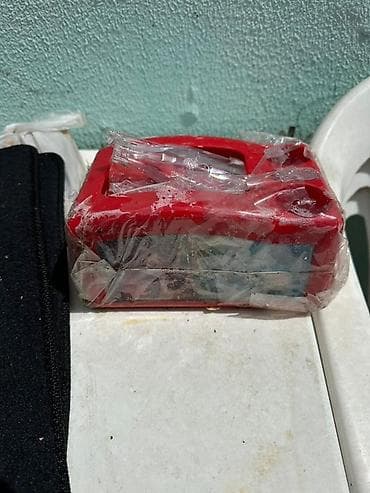 plastik qab: Coca‑Cola masaüstü salfetlik dispenseri - Brend dizaynlı, kompakt — 2