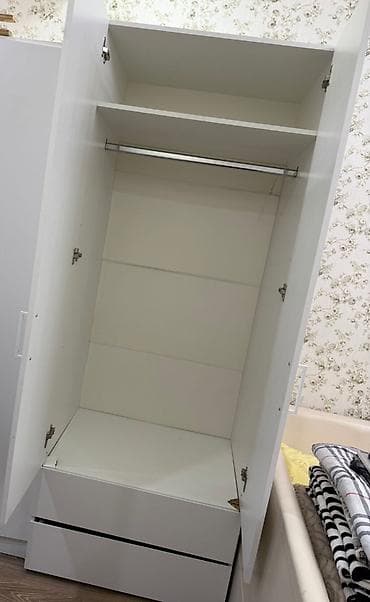 metbext dolabi: Ağ rəngli iki qapılı paltar dolabı - Minimalist dizayn, ağ korpus və — 2