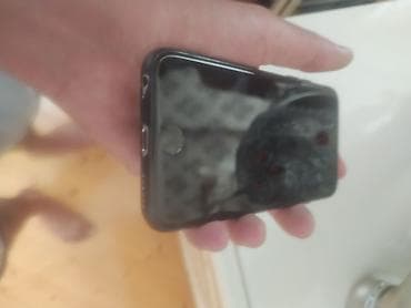 iphone 7 black: IPhone 7, Qara, Barmaq izi — 2