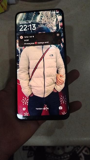 ТВ и видео: Məhsul: Smartfon Xüsusiyyətlər: - Tam ekranlı ön panel, mərkəzdə — 4