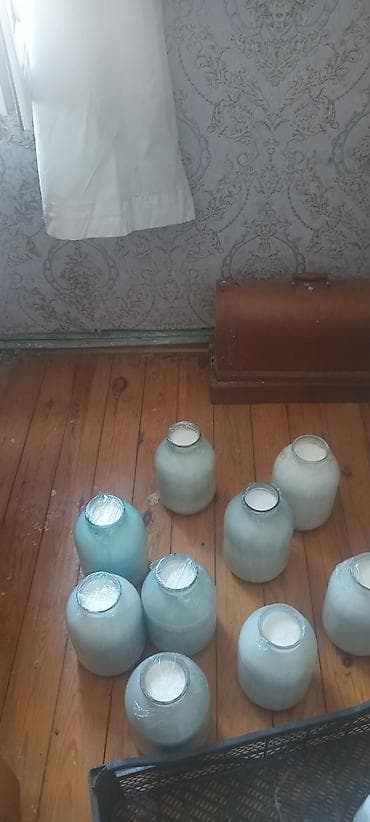 Məhsul: Şüşə bankalarda təbii qatıq. Təsvir: - Evin şəraitində