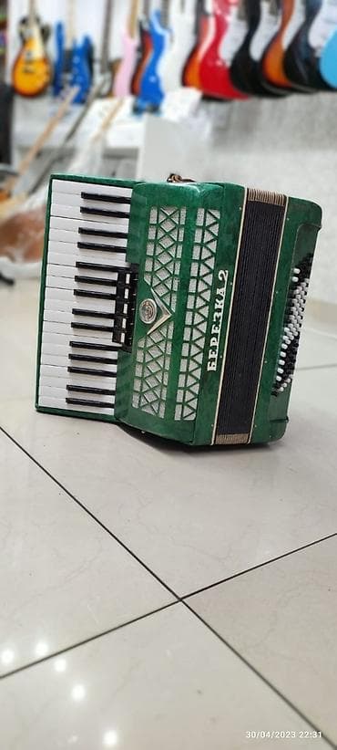 Akkordeon, Ünvandan götürmə lalafo.az -da Akkordeon, Ünvandan götürmə