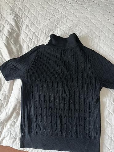 Qara rəngli qısaqollu polo köynək

1 defe geyinilib, razmer XS — 2