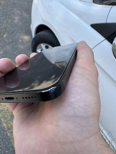 crew 2: IPhone 14, Qara, Face ID — 4