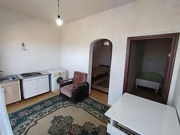 Kirayə mənzil – Yeni Suraxanı orta təmirli həyət evi 2 otaqlı, sadə