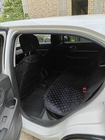 tesla model s: Honda : 0.1 l | 2024 il Krossover — 9