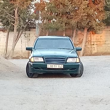 Mercedes-Benz C-Class: 1.8 l | 1998 il Sedan