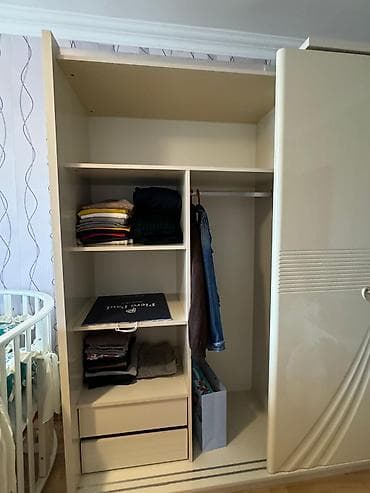 Выключатели: Новый, Шкаф-вешалка — 3