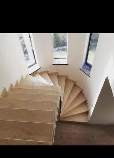 qranit kafel: Mermer qrabit Bu boz rəngli, yonulmuş səkilər və ya bordürlərdir — 13