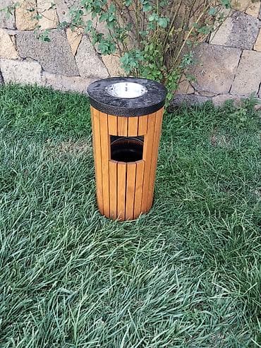 cex qablari: Açıq məkanlar üçün zibil qutusu və üst hissədə külqabı - Material — 2