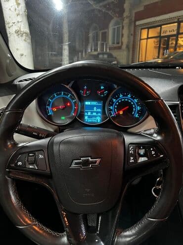 maşın adları: Chevrolet Cruze: 1.4 l | 2014 il 20086 km Sedan — 8