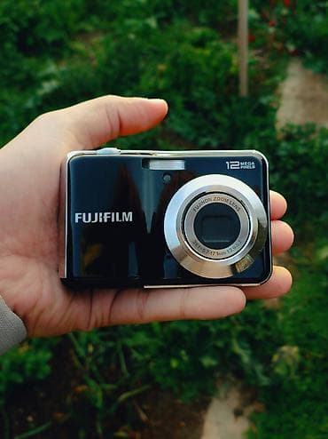 Elektronika: Fotoaparat Fujifilm. yaddaş kartı, kabrosu var. adi batareya ilə — 1