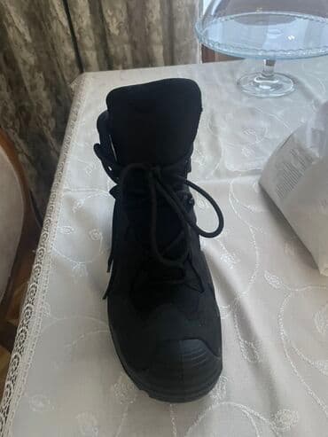 туристические мужские ботинки: 43 le barter ederem.Tamamilə qara rəngdə, bağcıqlı bağlama sisteminə — 2