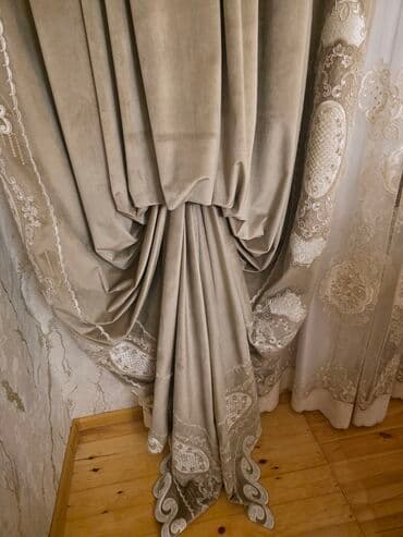 Mücrülər: Zərif naxışlarla bəzədilmiş, bej rəngli tül pərdə və ağır bej rəngli — 3