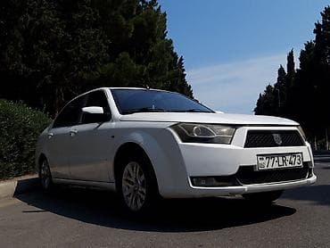 lizing avtomobiller: Ağ rəngli sedan avtomobil Xarici: - Ağ gövdə, arxa park sensorları - — 6