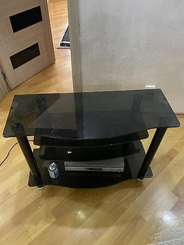 divarda yolka: Düz TV altlığı, Polkalı, Şüşəli — 2