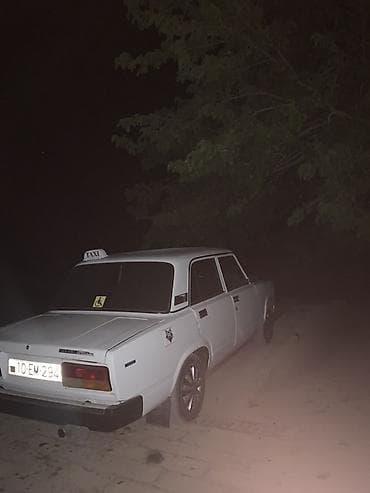 07 şəkilləri yüklə: VAZ (LADA) 2107: 0.4 l | 1981 il 386 km Sedan — 2