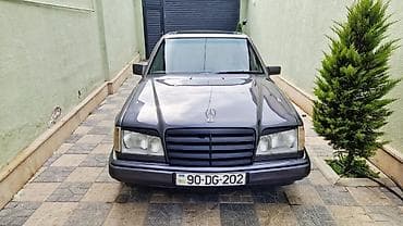 Mercedes-Benz W124: 2.2 l | 1995 il Sedan