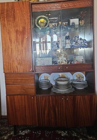 Dolablar: Açılan, 4 qapılı Düz dolab, Stenka