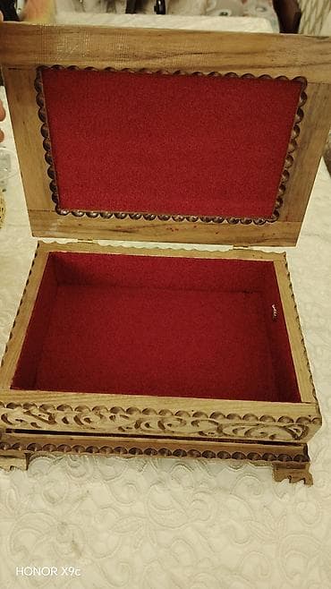sandiq sekilleri: Əl oyma taxta qutu - Material: təbii ağac, üstündə əl işçiliyi ilə — 1