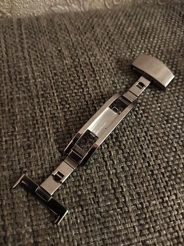 Saatın bağlanan hissəsi(Eurozamok).
Təzədir,işlənməyib lalafo.az -da Saatın bağlanan hissəsi(Eurozamok).
Təzədir,işlənməyib