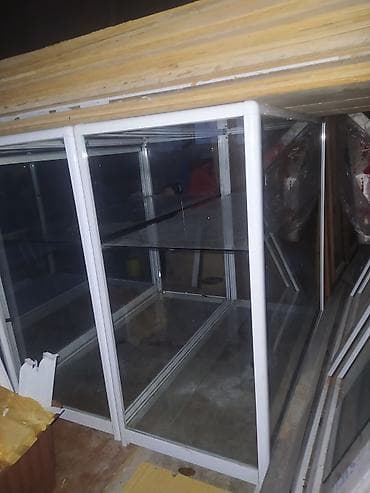 kitab refi modelleri: Şüşə vitrin stendləri - Material: Ağ rəngli alüminium karkas, şəffaf — 2