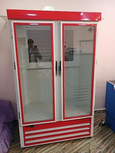 Soyuducu avadanlığı: Mağaza üçün vitrin tipli soyuducu satılır. Şüşəli iki qapılı modeldir — 1