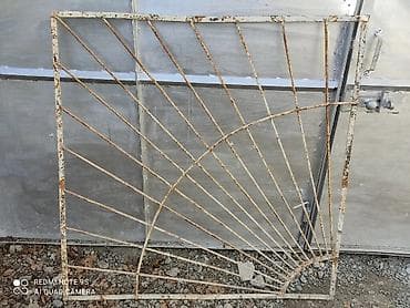 pencerler: Metaldan hazırlanmış dekorativ pəncərə/balkon barmaqlığı. - Material — 1