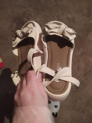 Rəng - Ağ Basanojkalar, Ölçü: 38, Qız üçün