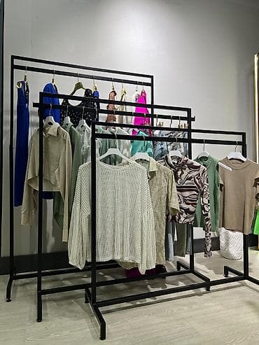 Mağaza avadanlığı: Minimalist metal paltar asqısı – butik, şourum və ev geyim saxlama — 3