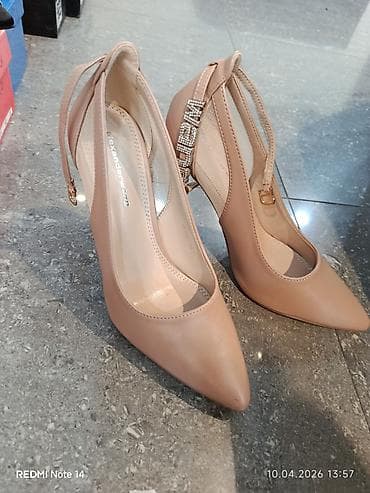 xanimlar: Bej rəngli qadın ayaqqabısı – AlexanderWang üslubunda yeni istifadə — 1