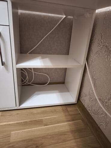 Kabellər: İşlənmiş, Künc masa — 2