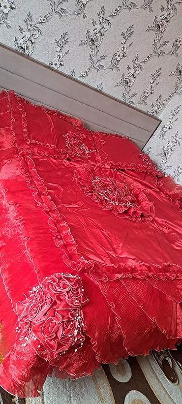 meduza guldan: Yataq üçün Qaşlı rəng - Qırmızı Yataq örtüyü — 1