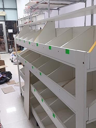 Оборудование для магазинов: Maqaza üçün bölməli vitrin rafı - Material: ağ rəngli laminat/DSK — 1