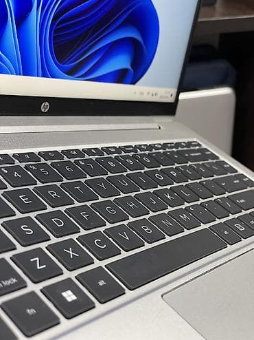 probook: HP ProBook, 14 ", Intel Core i7, 256 GB — 4