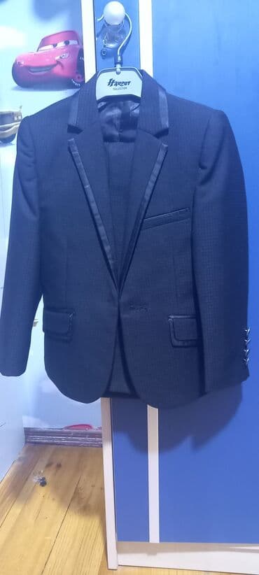 uşaq dəstləri: Armani firmasinindir 1 defe geyilib teze kimidi 2 3 4 yasli usaga — 1